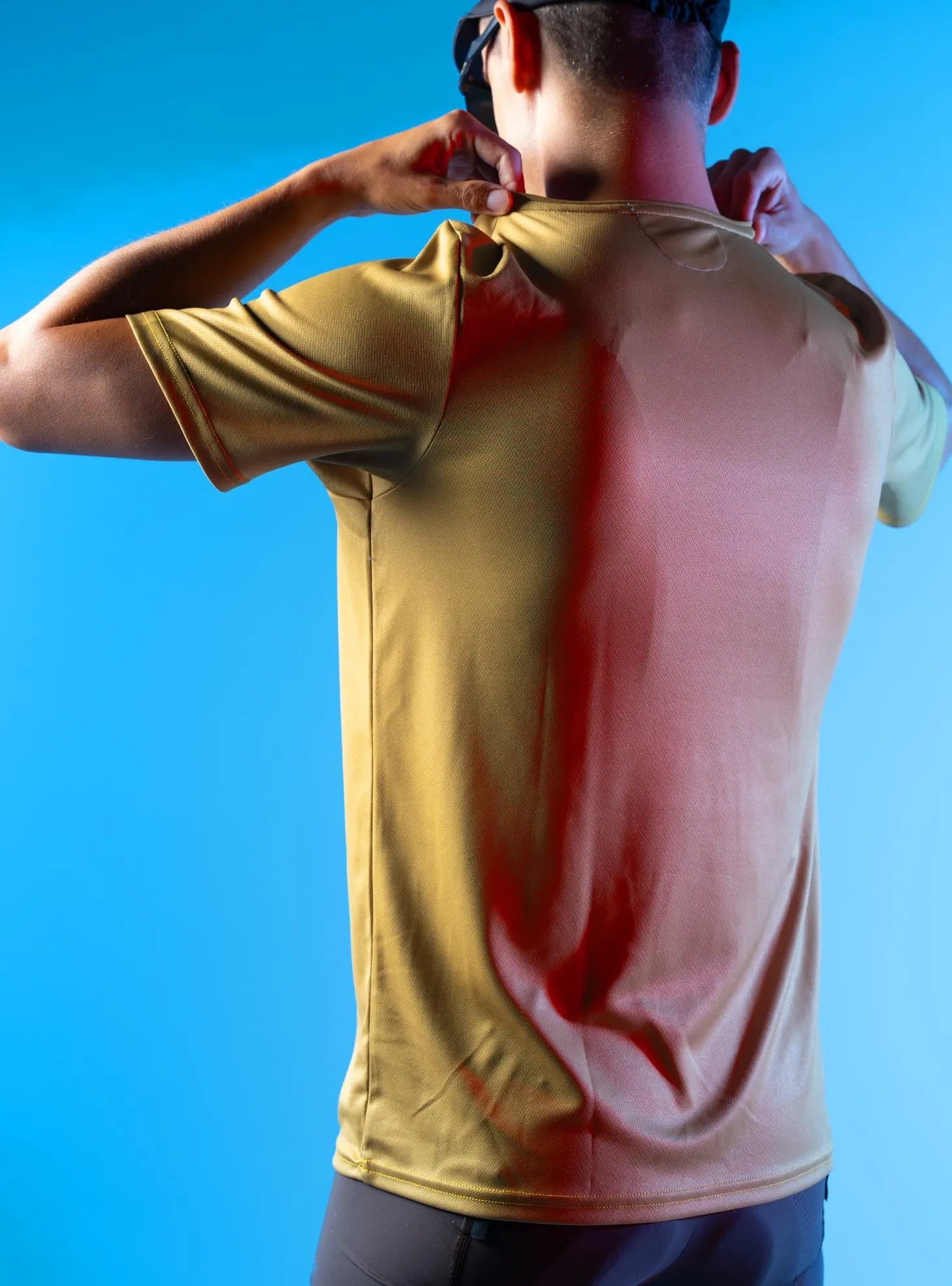 1201 VRG TECH TEE GOLD - MEN