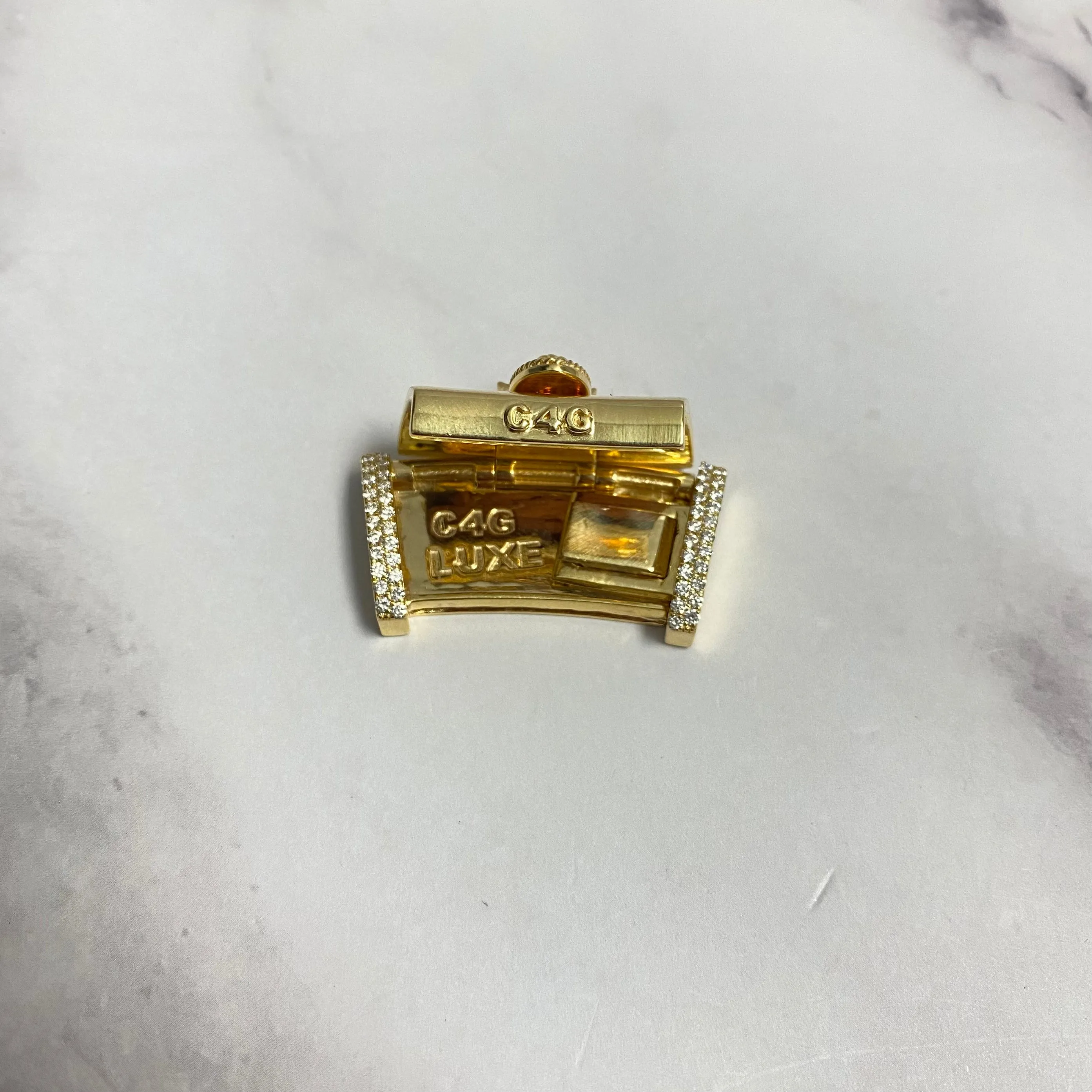 14K Yellow Gold Diamond On The Size Sleek Lock With Panther / 34.4gr / 19mm / 1.5in