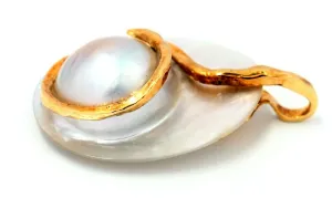 18ct Yellow Gold Mabe Pearl & Pearl Shell Pendant