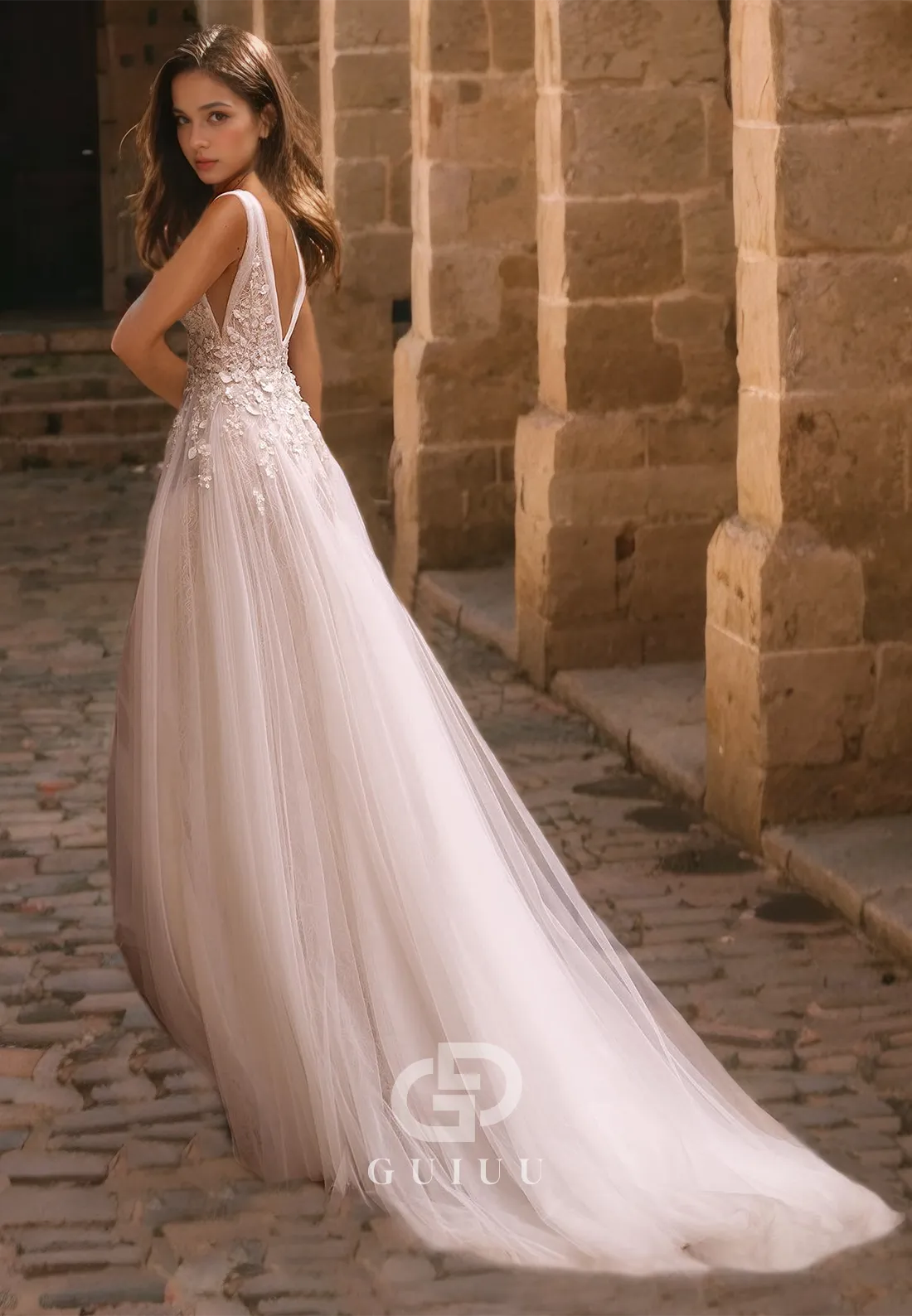 A-Line V Neck Straps Sleeveless Appliques Tulle Wedding Dress with High Side Slit and Train