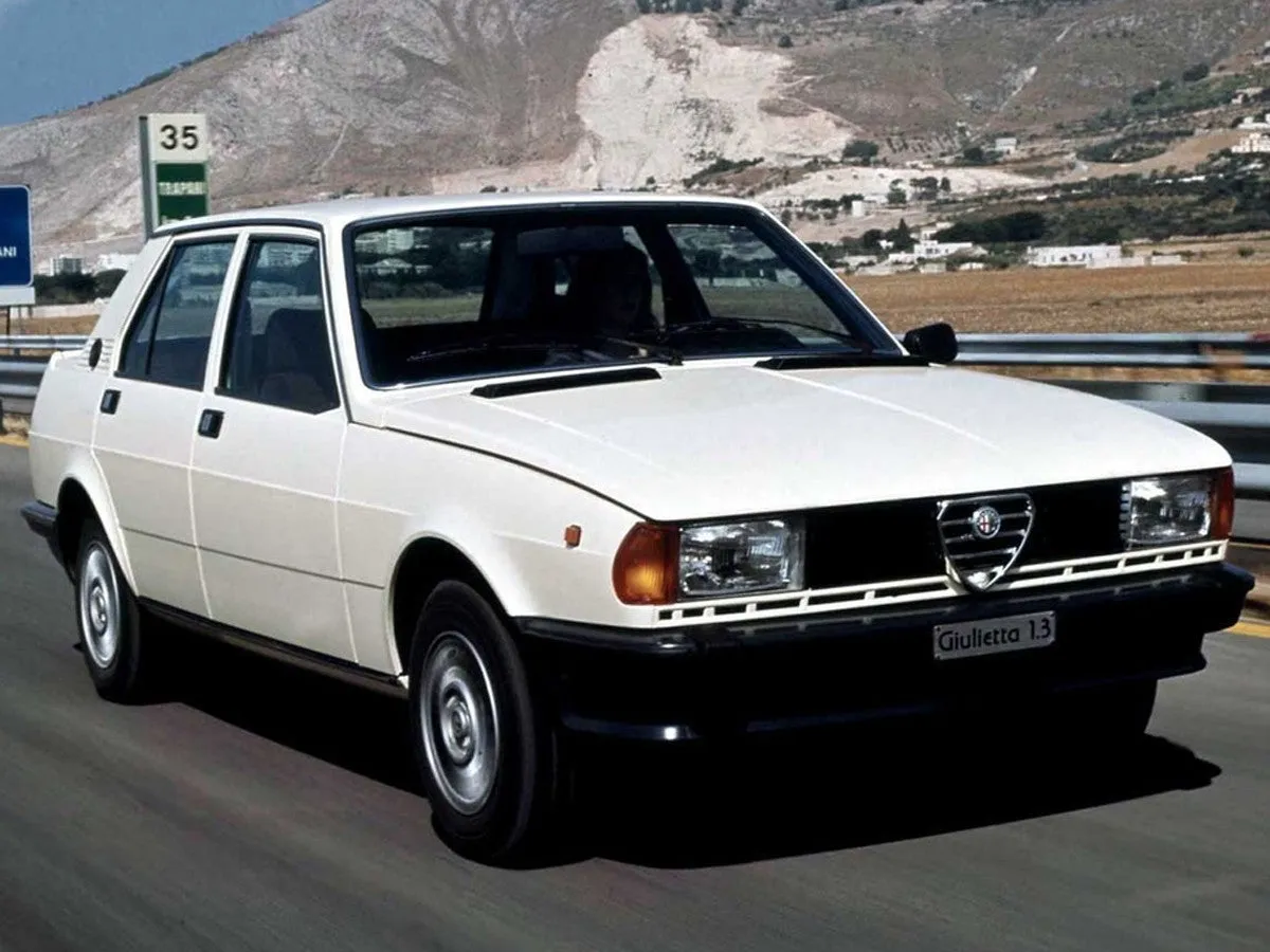 Alfa Romeo Giulietta 1977 - 1985 DustPRO Indoor Car Cover