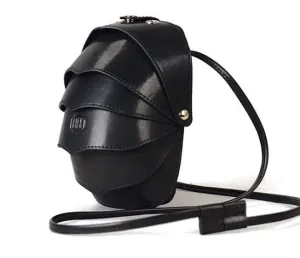 AUMI4 Beetle Leather Wristlet
