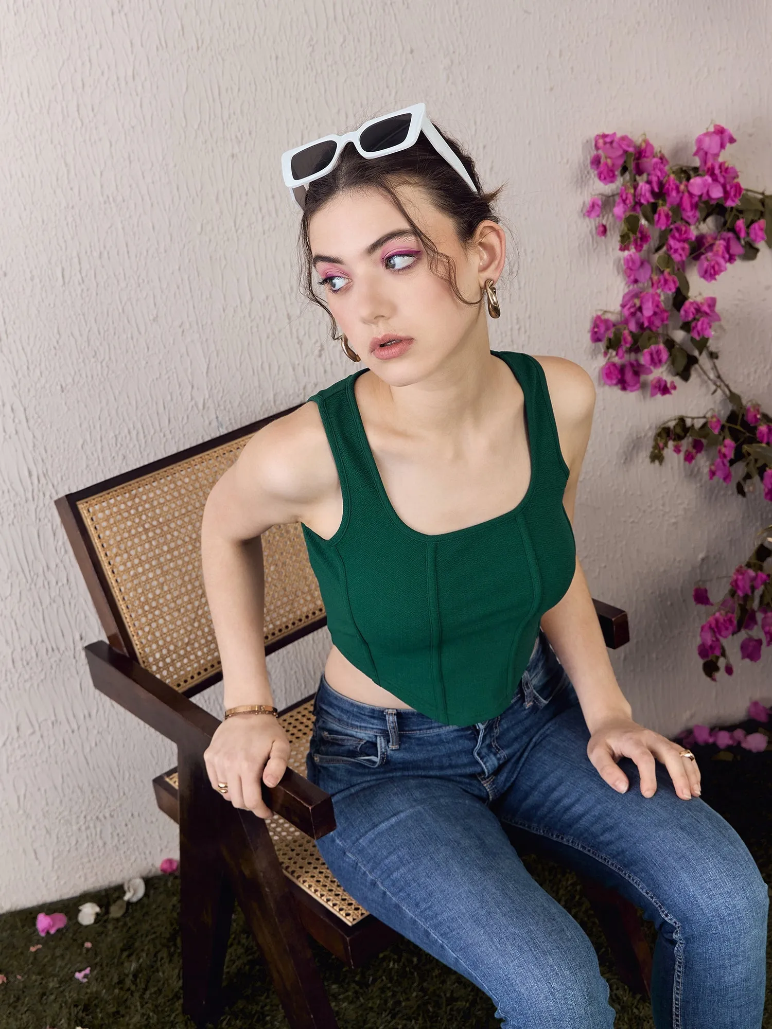 Berrylush Women Solid Green Square Neck Sleeveless Hanky Hem Cropped Tank Top