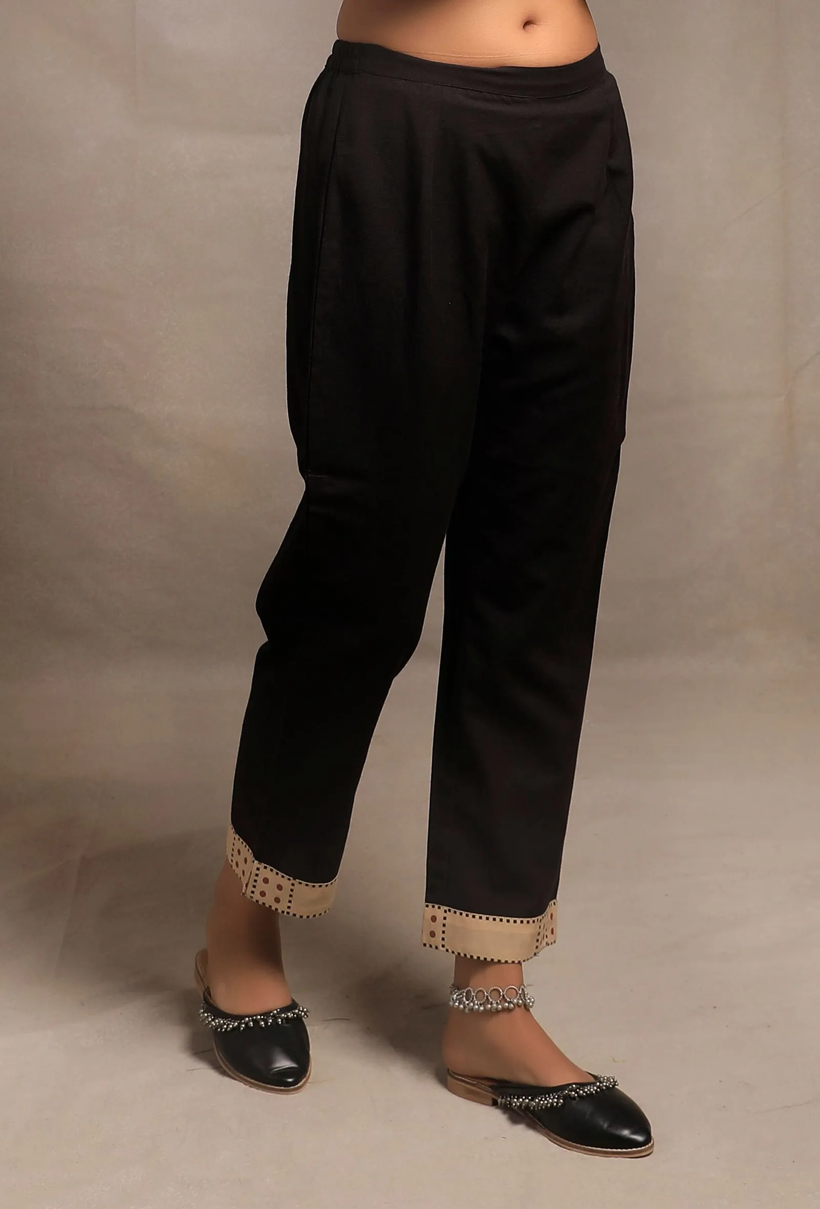 Black-Ecru Contrast Straight Narrow Fit Pants