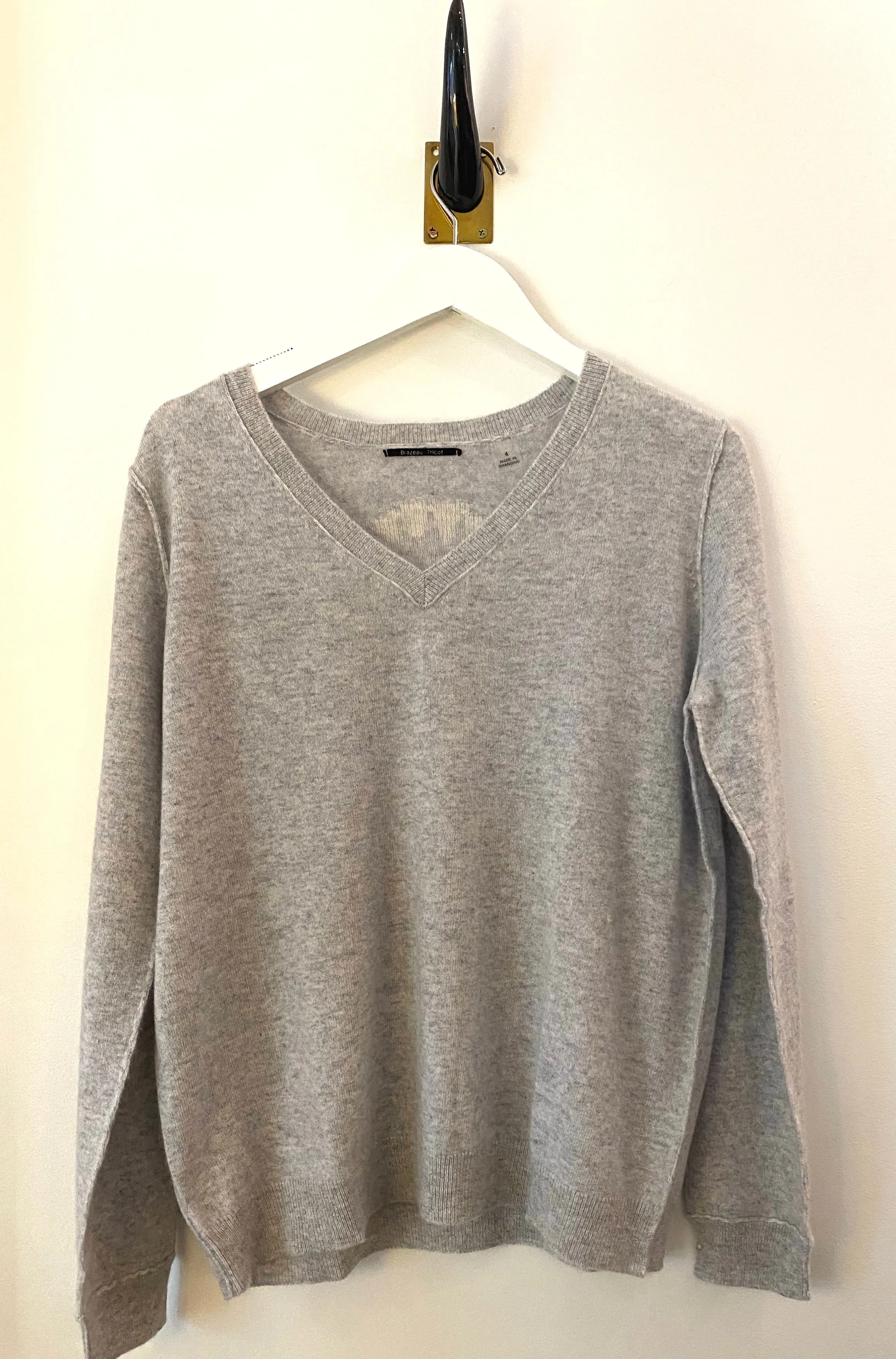 Brazeau Tricot Milagro Platinum Cashmere V-Neck Sweater