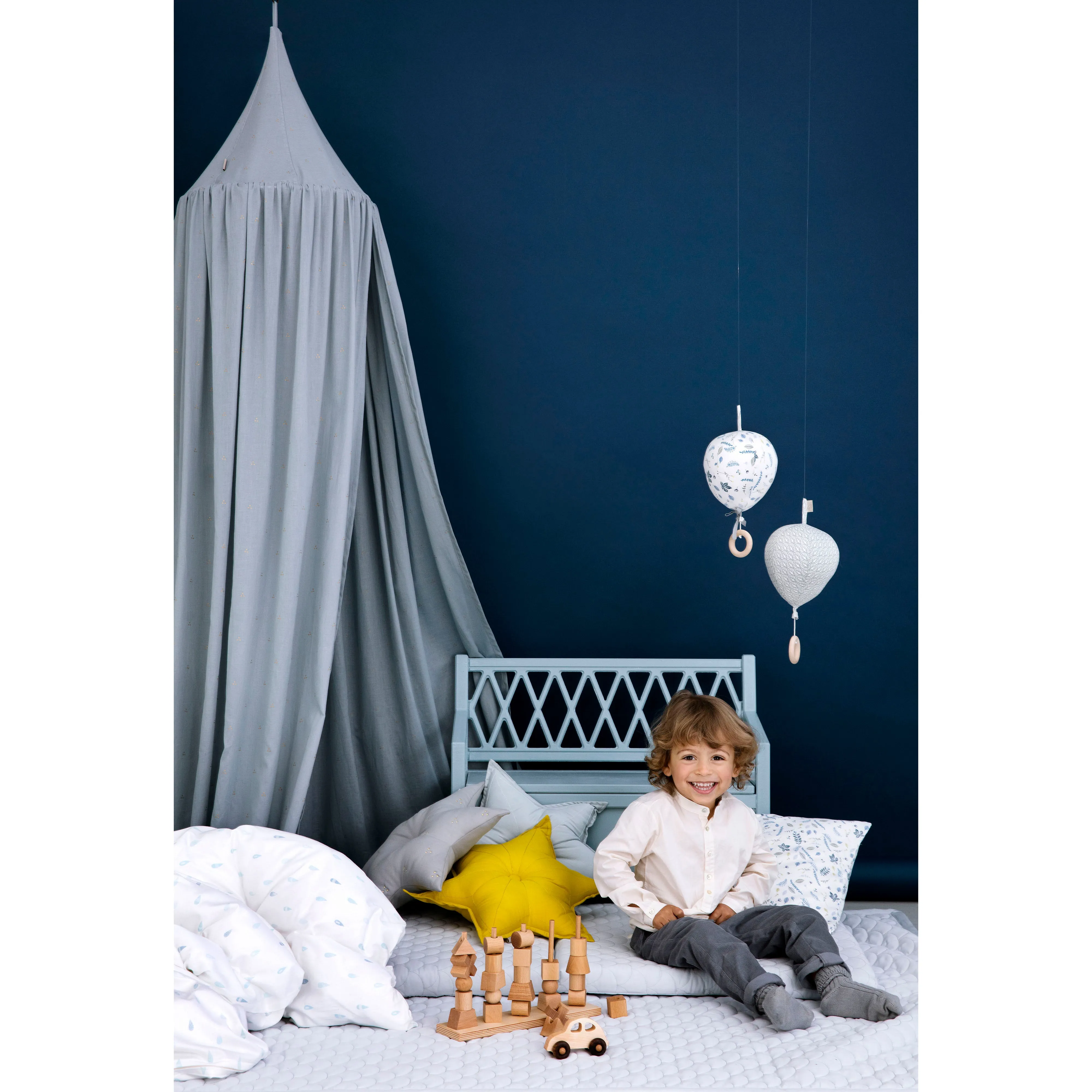 Cam Cam Copenhagen Music Mobile Balloon Rose