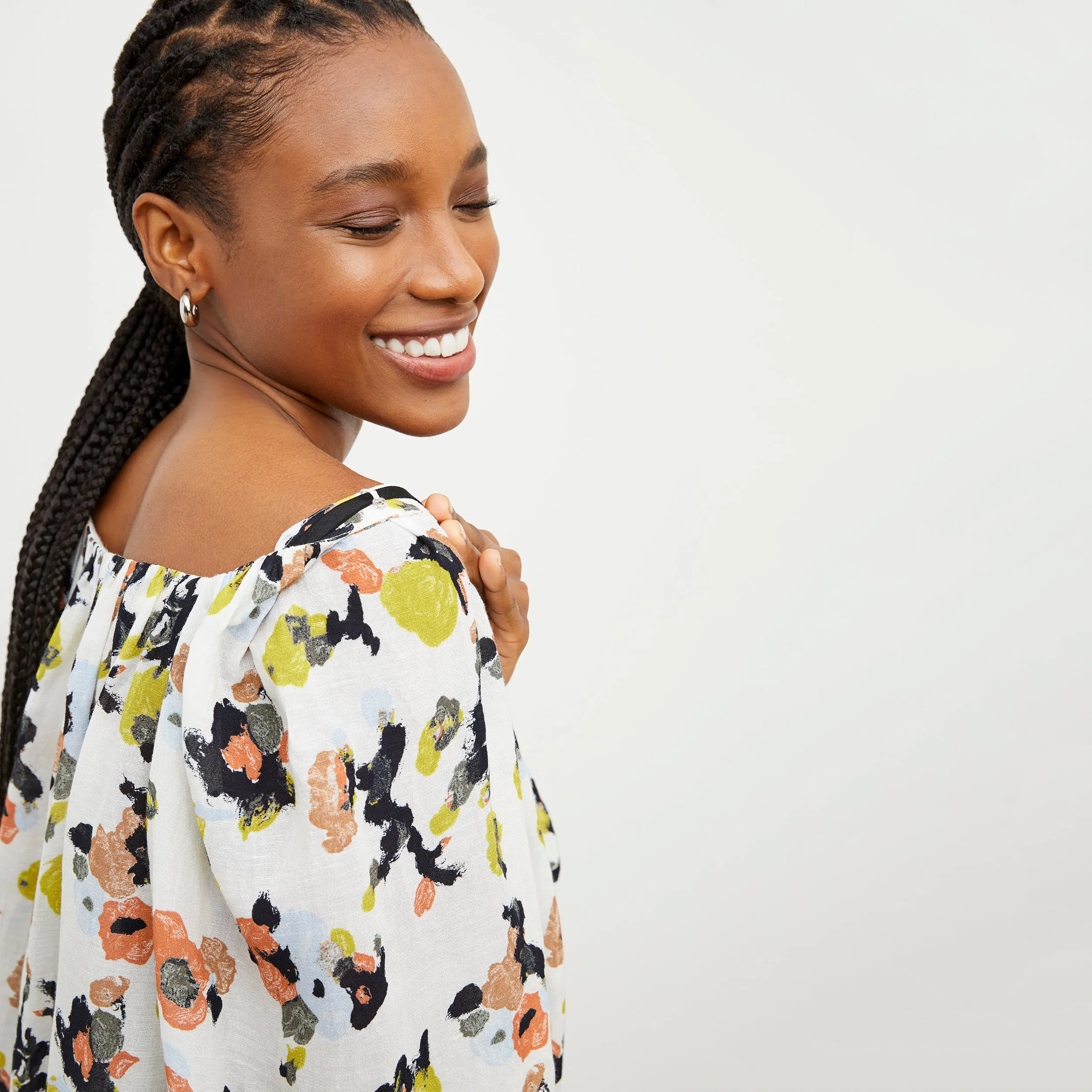 Camilla Top - Meadow Print Linen :: Multicolor