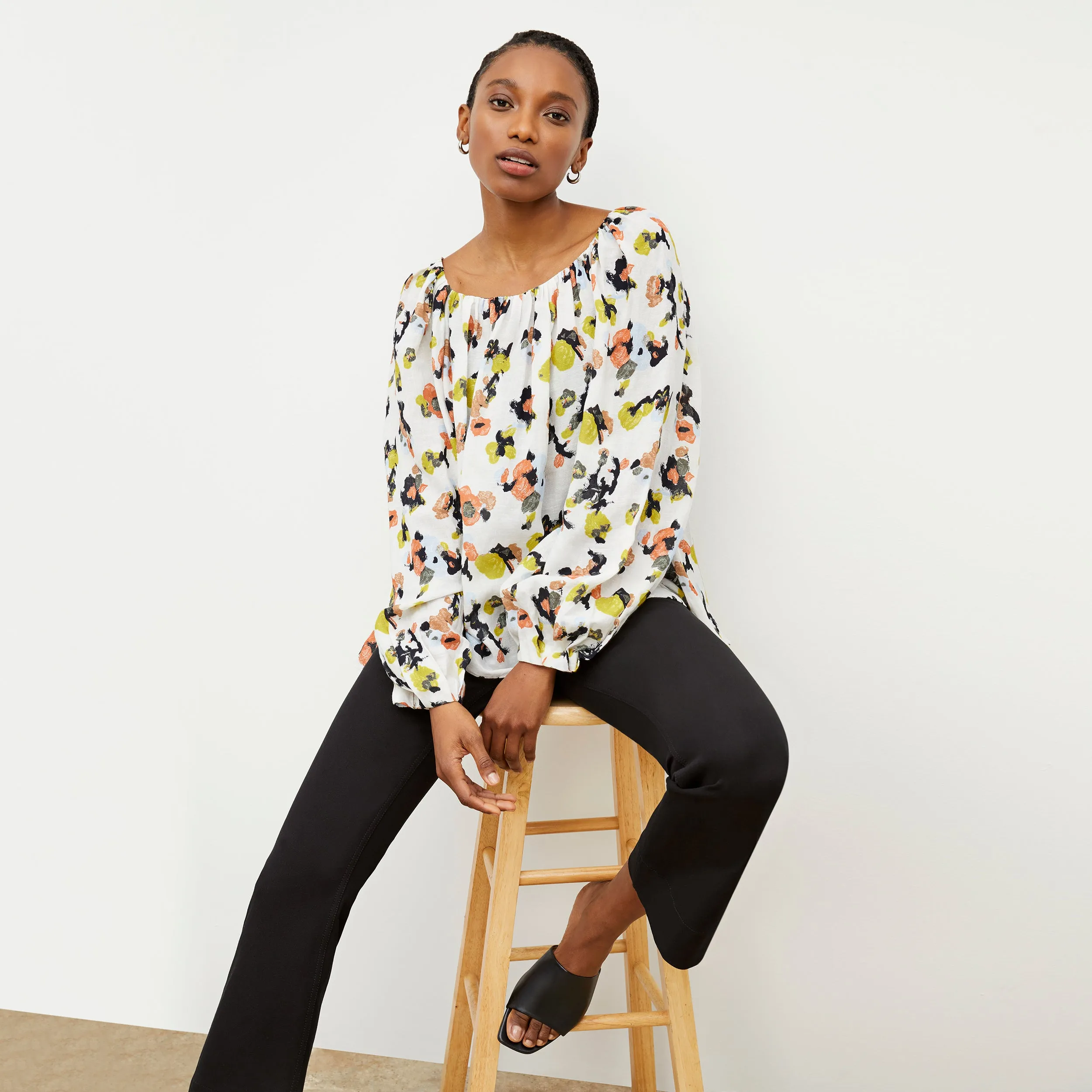 Camilla Top - Meadow Print Linen :: Multicolor