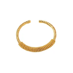 Chic Twist Bracelet - Elegant Metal Jewelry for Women