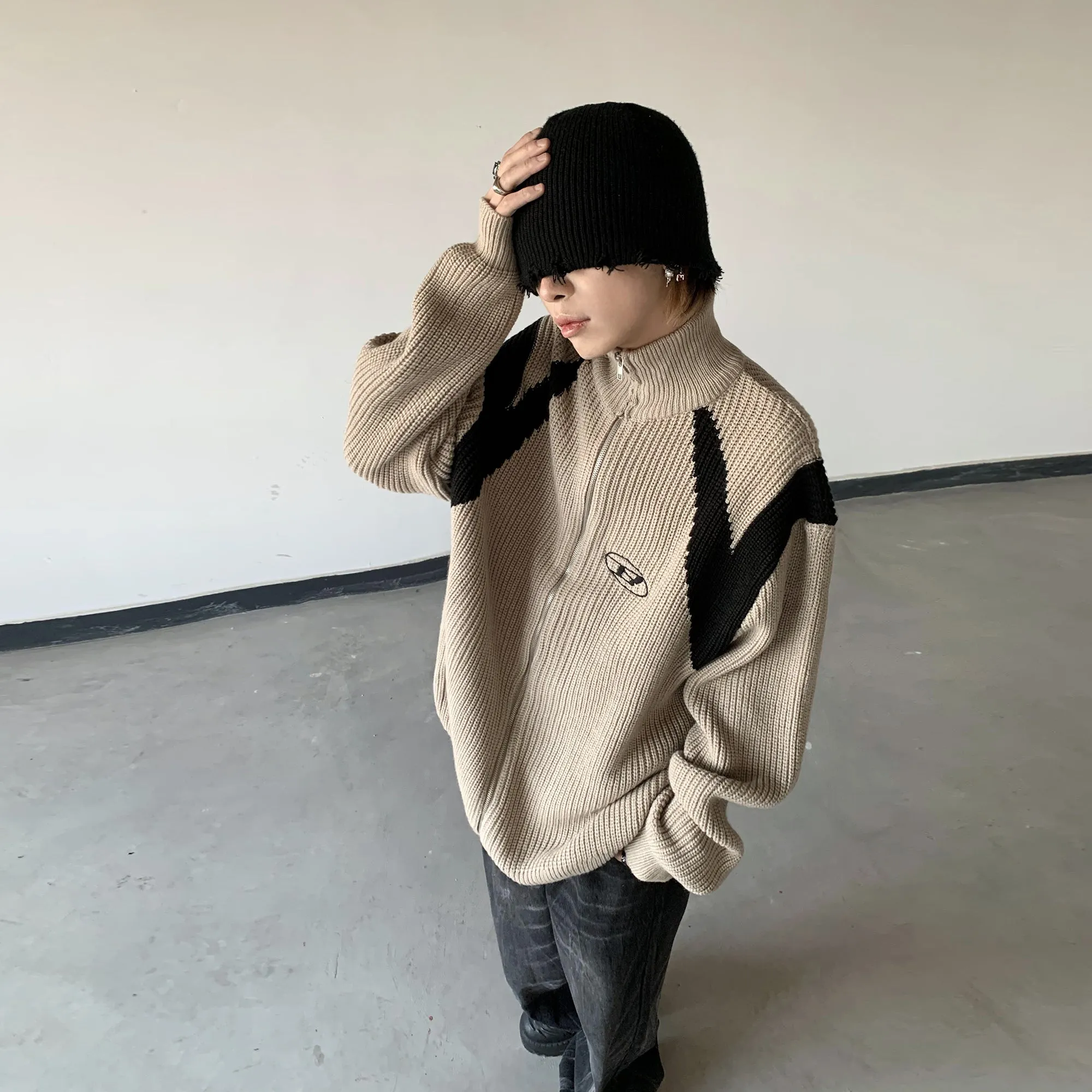 Contrast Zipped Knit Cardigan