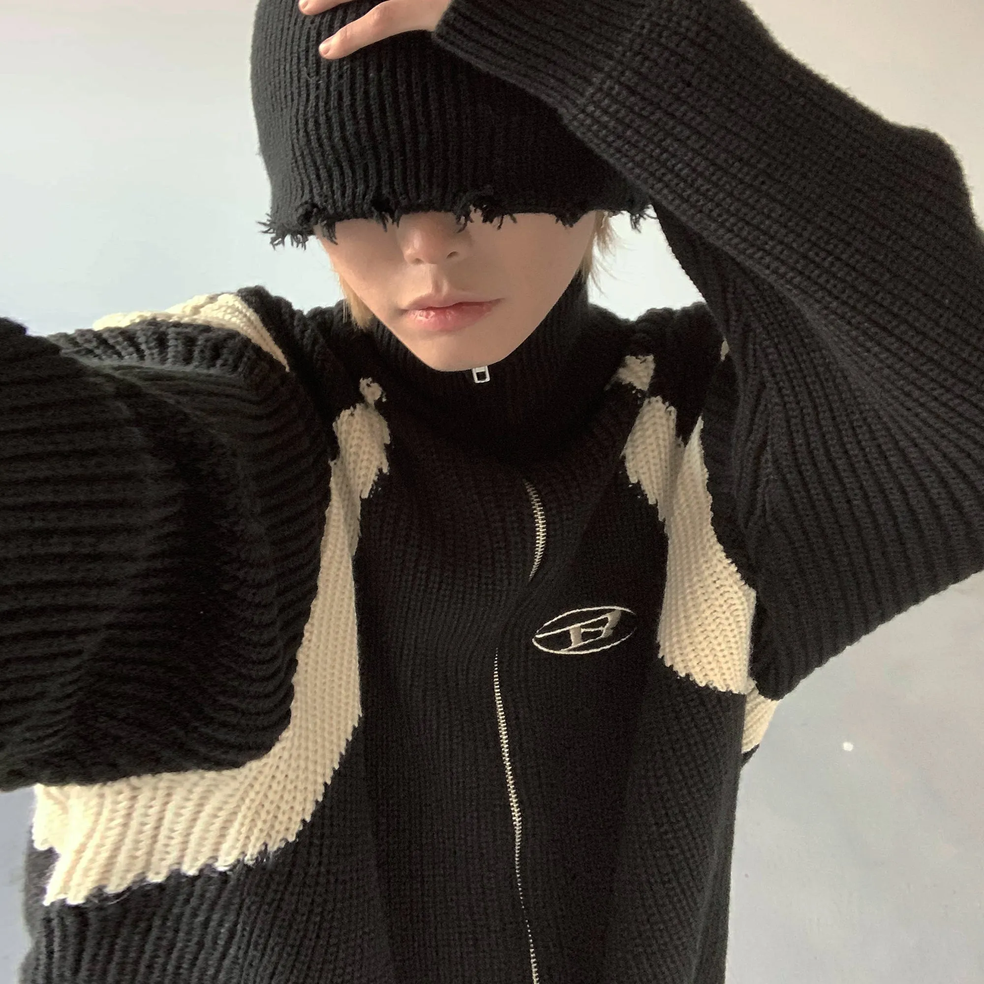 Contrast Zipped Knit Cardigan