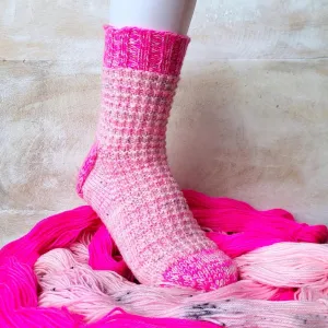 Cozy Cabin Socks | Knitting pattern and knitting kits