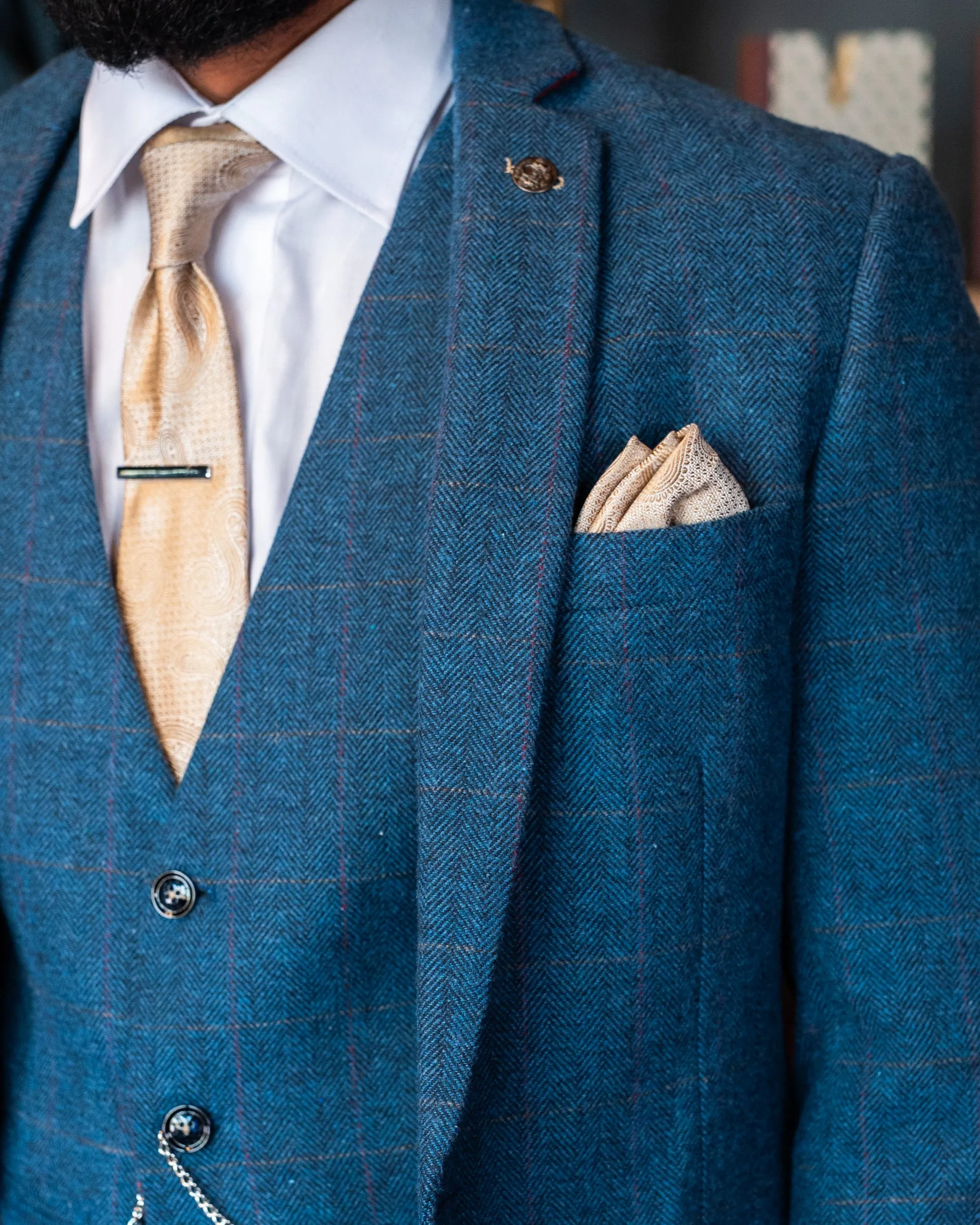 Dion with contrast trousers Wedding Look