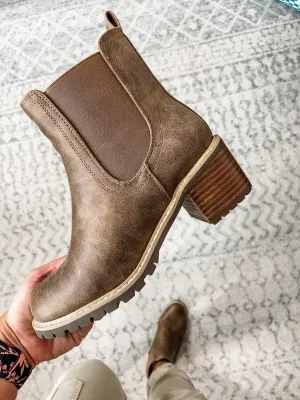 Doohickey Corky's Boots in Taupe (7-11)