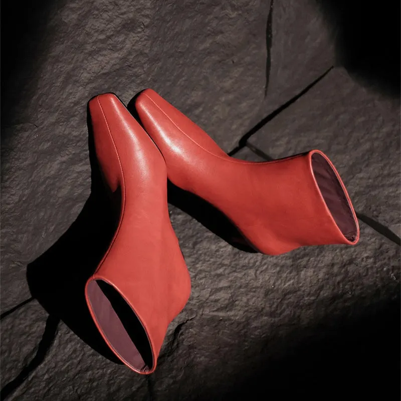 Elegant Point Toe Kitten Heel Ankle Boots Sheepskin Slimming Boots in Black/Red