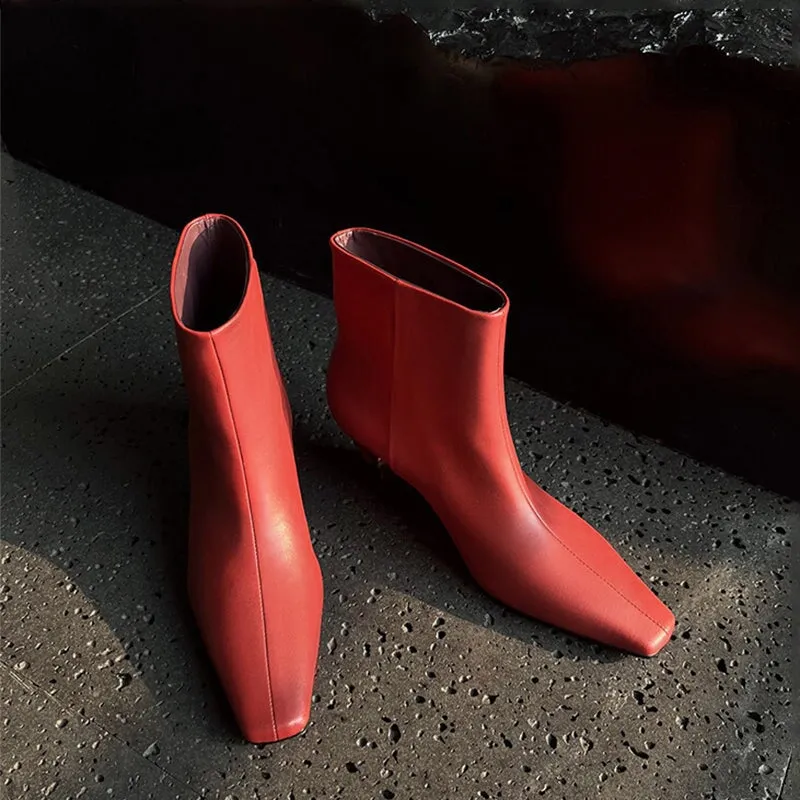 Elegant Point Toe Kitten Heel Ankle Boots Sheepskin Slimming Boots in Black/Red