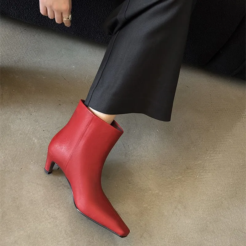 Elegant Point Toe Kitten Heel Ankle Boots Sheepskin Slimming Boots in Black/Red