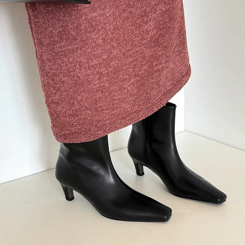 Elegant Point Toe Kitten Heel Ankle Boots Sheepskin Slimming Boots in Black/Red
