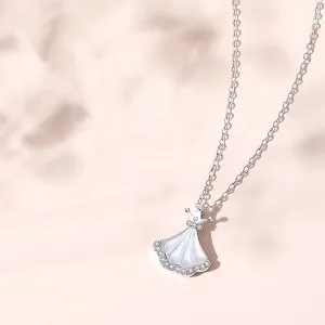 Elegant Shell Necklace in 925 Sterling Silver