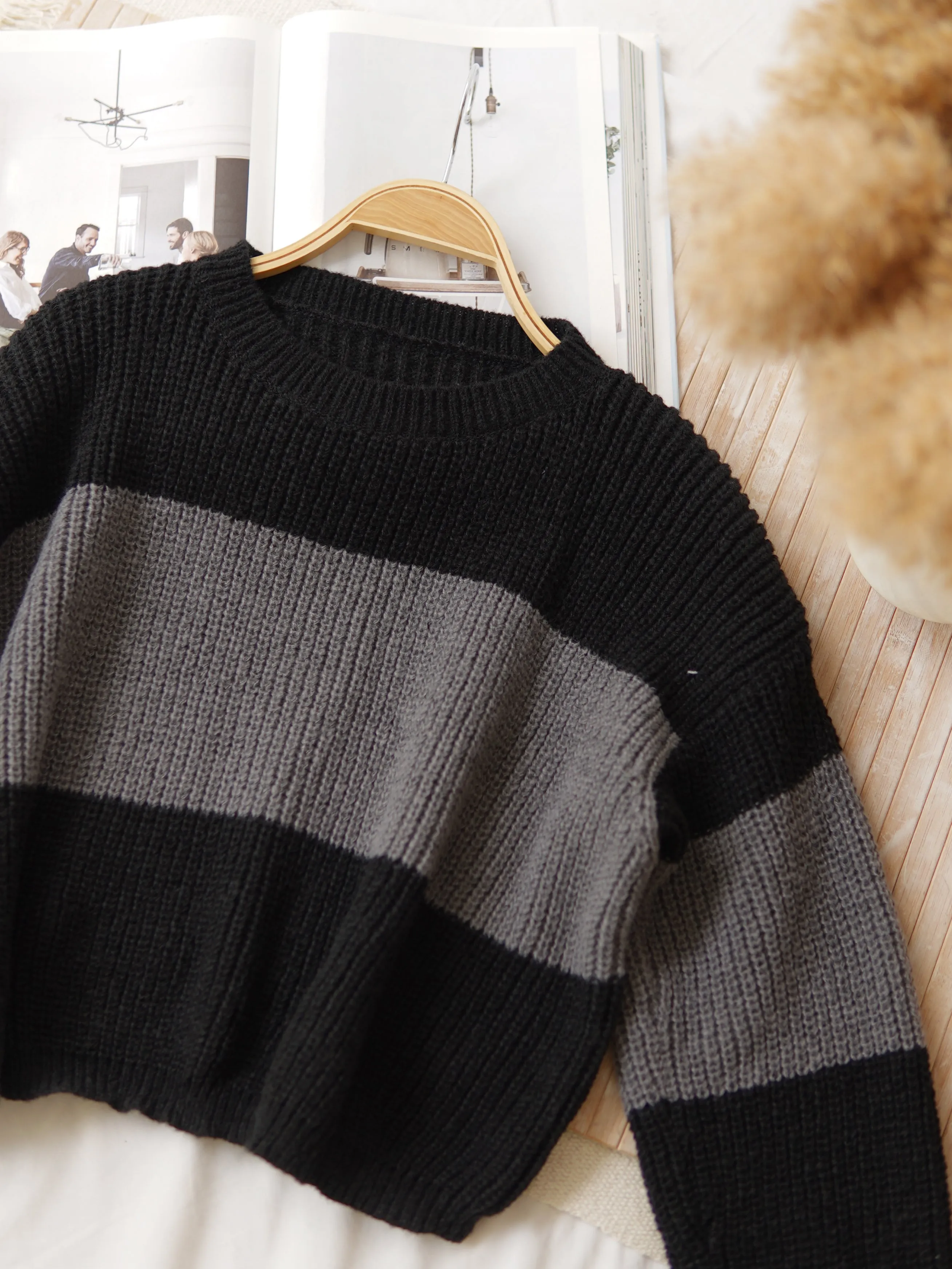 GREY BLACK CONTRAST SWEATER