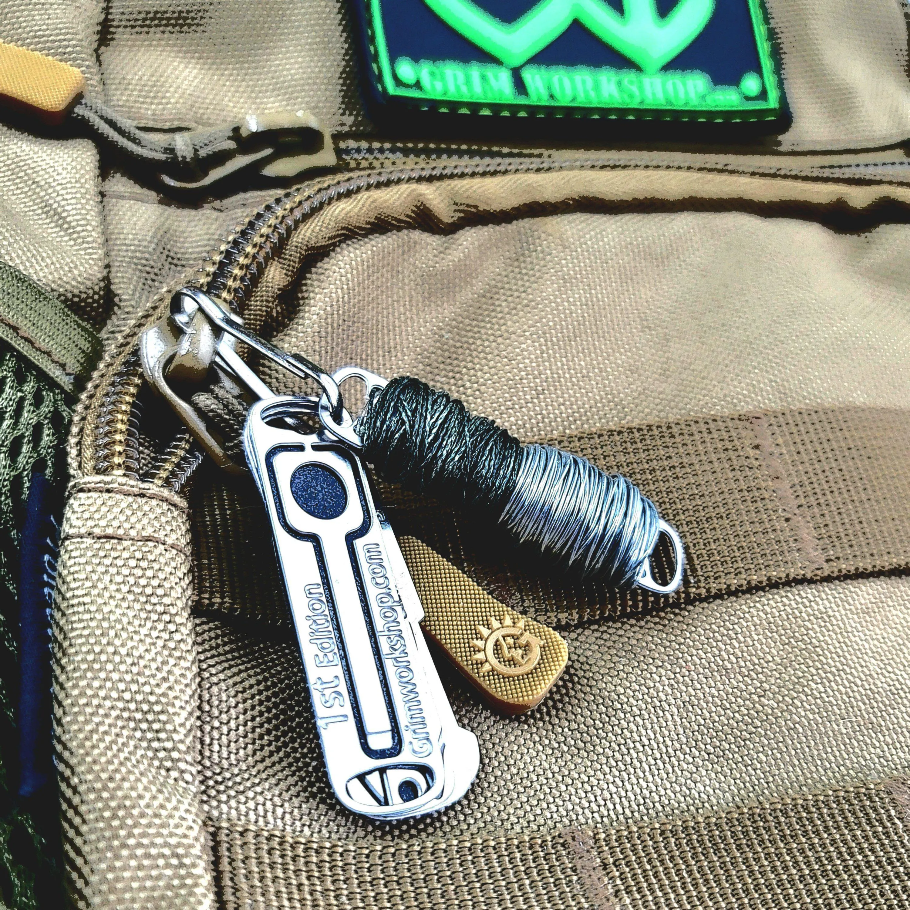 Handcuff Shim Micro Tool: Shim Handcuffs with this Tiny Tool