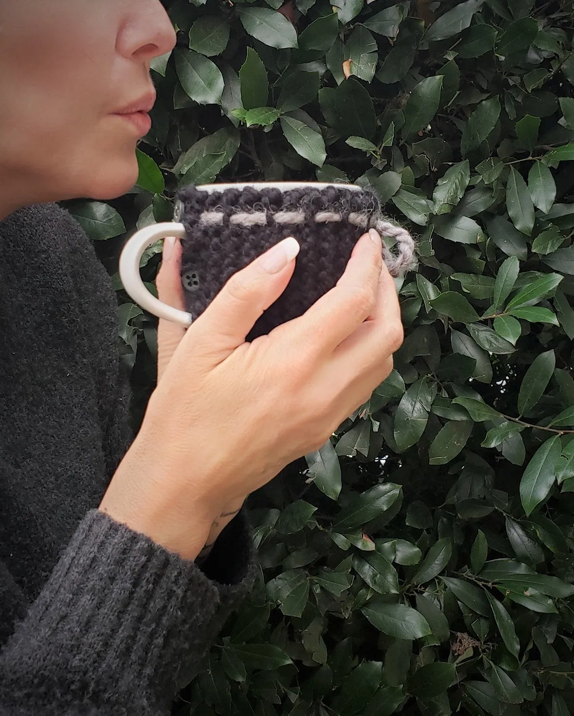 Handknit Mug Cozy with Bow and Buttons, Prototype