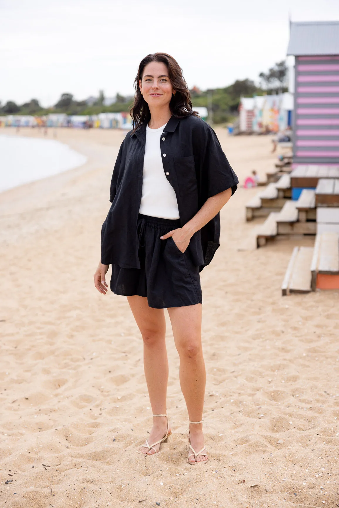 Harlow Linen Blend Shorts in Black