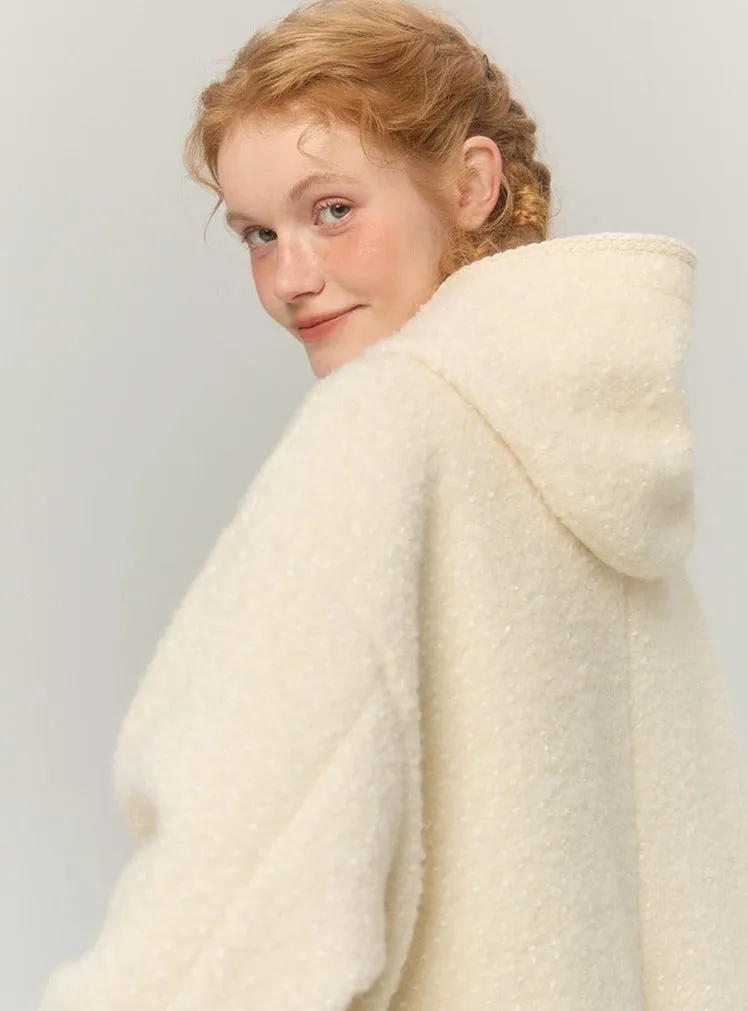 Hooded horn-button thickened woolen coat