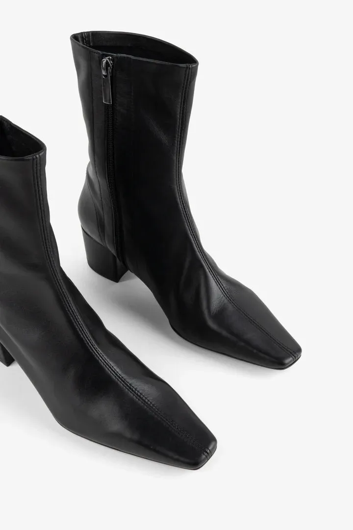 IB CARLTON BLACK BOOTIES