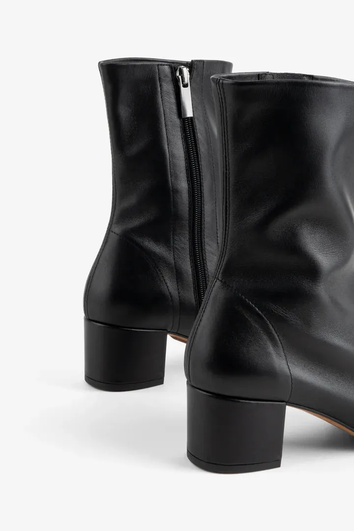 IB CARLTON BLACK BOOTIES