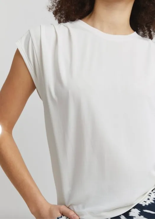 IH - Lisken tee