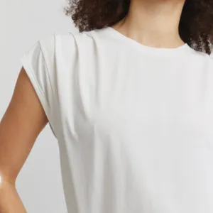 IH - Lisken tee