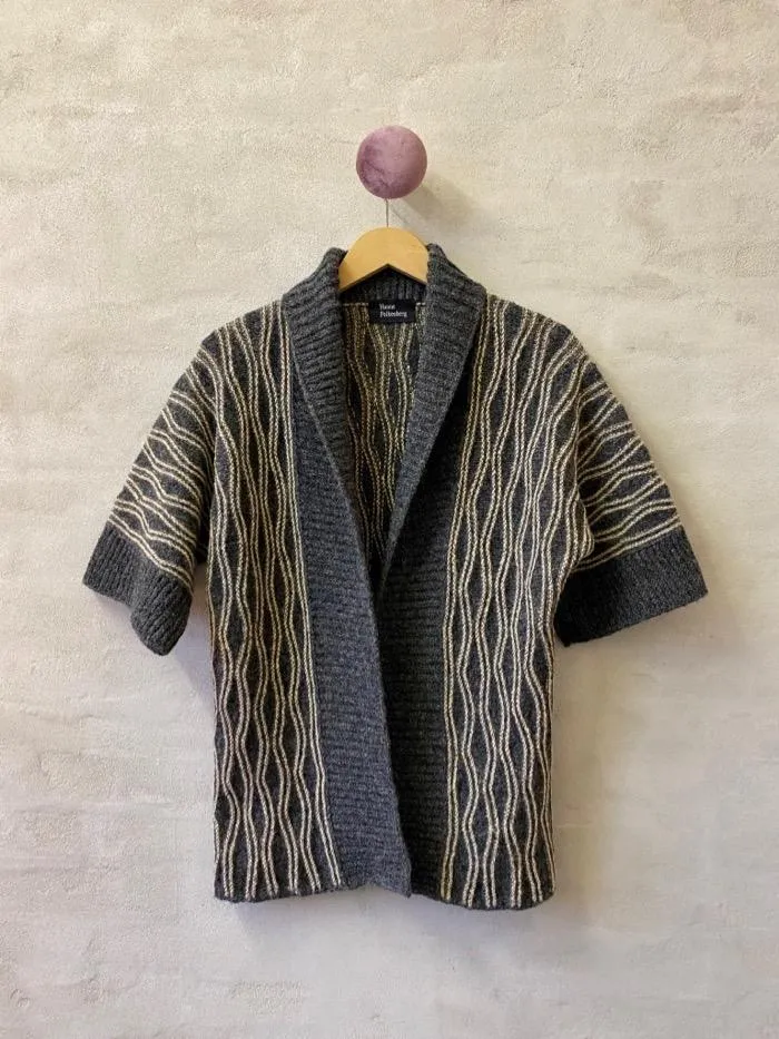 Lagune cardigan by Hanne Falkenberg, No 20 knitting kit