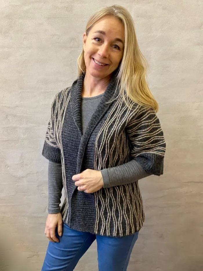 Lagune cardigan by Hanne Falkenberg, No 20 knitting kit
