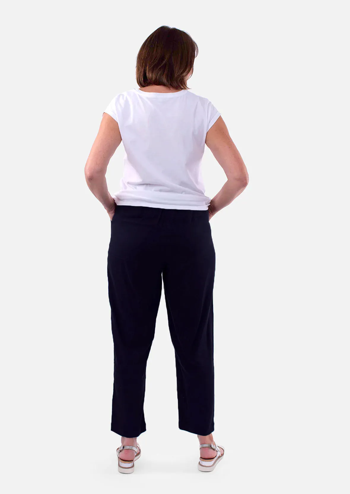 Linen Rich Tapered Leg Trouser With Pockets