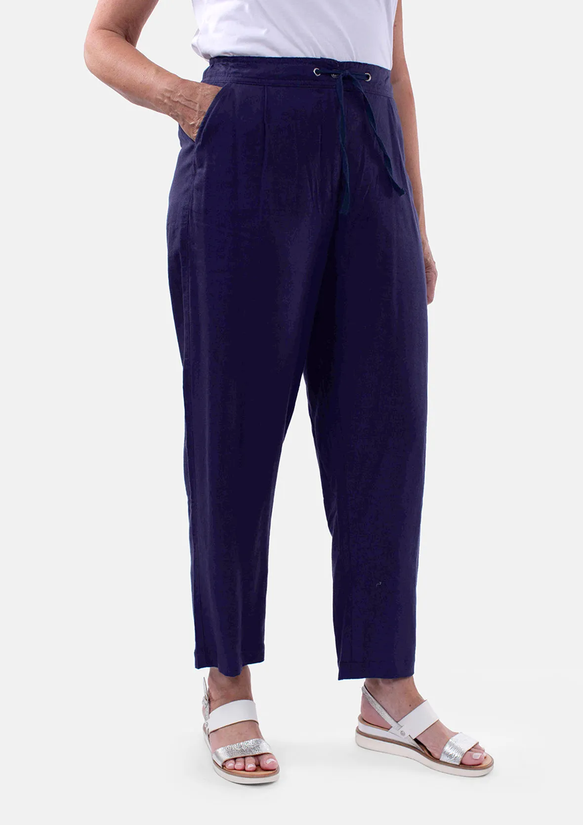 Linen Rich Tapered Leg Trouser With Pockets