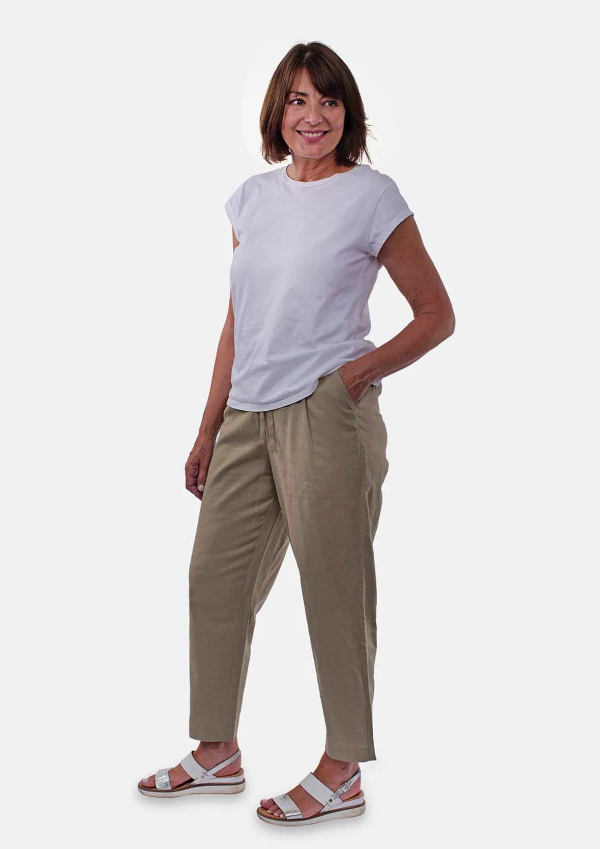 Linen Rich Tapered Leg Trouser With Pockets