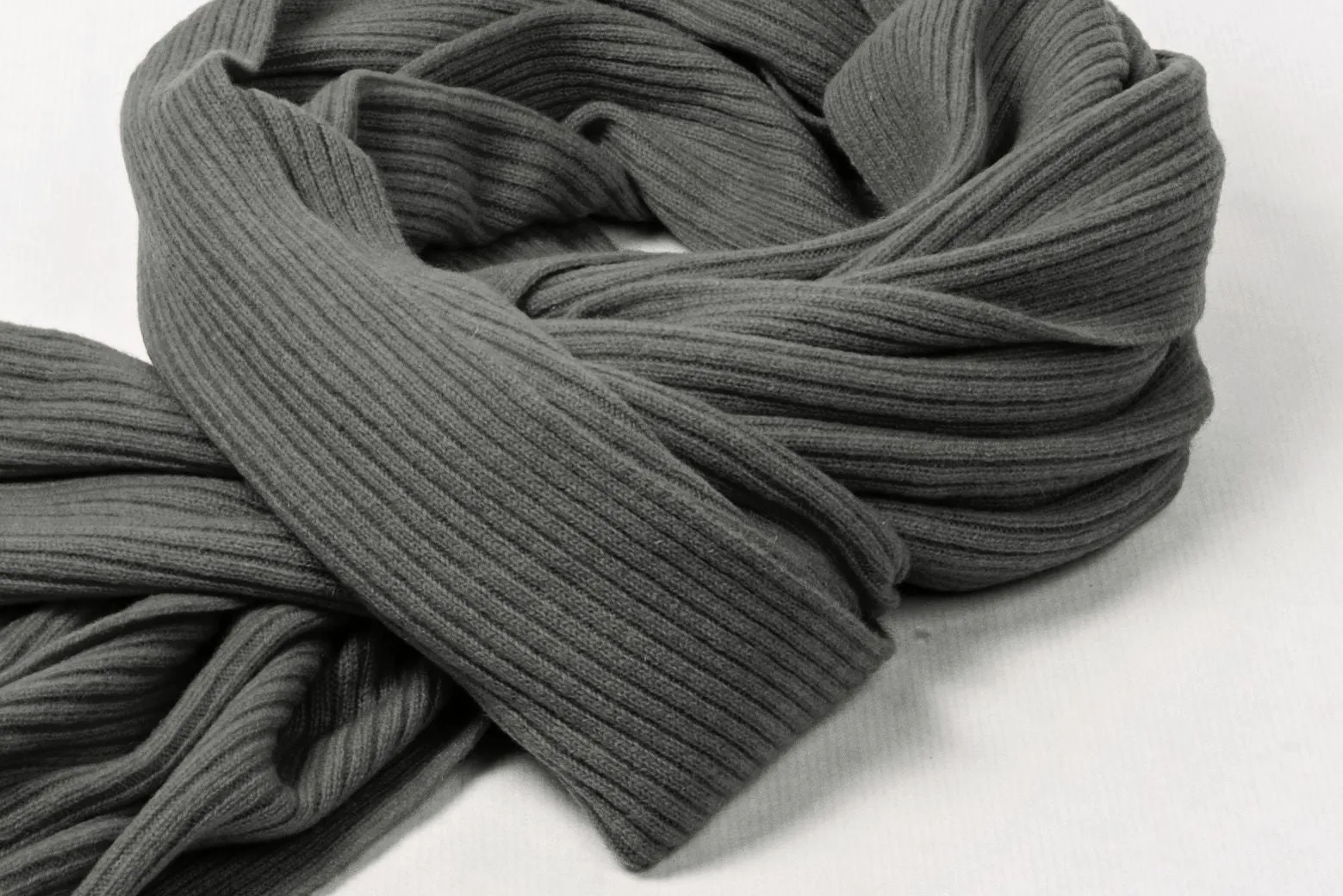 Luxurious Ribbed Cashmere Scarf