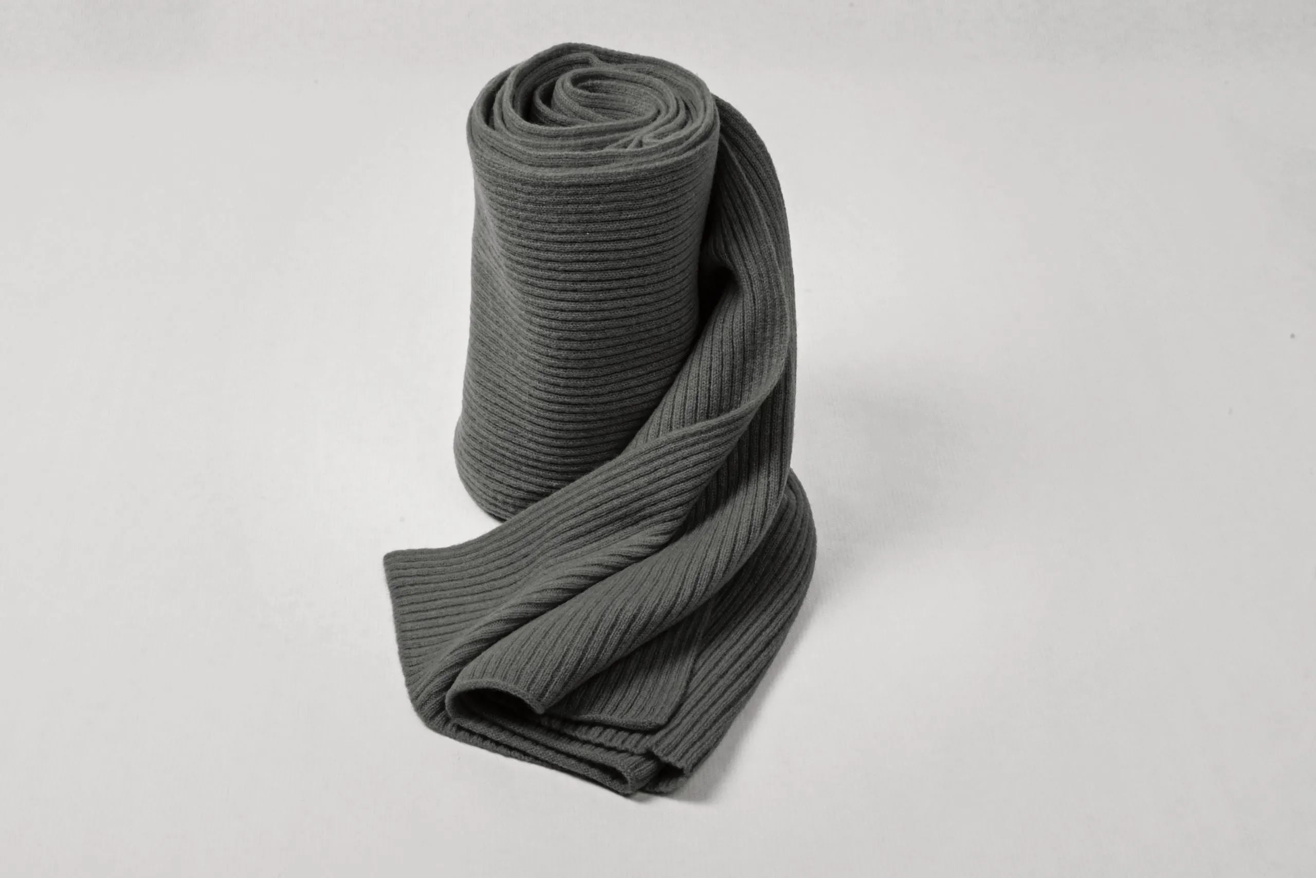 Luxurious Ribbed Cashmere Scarf