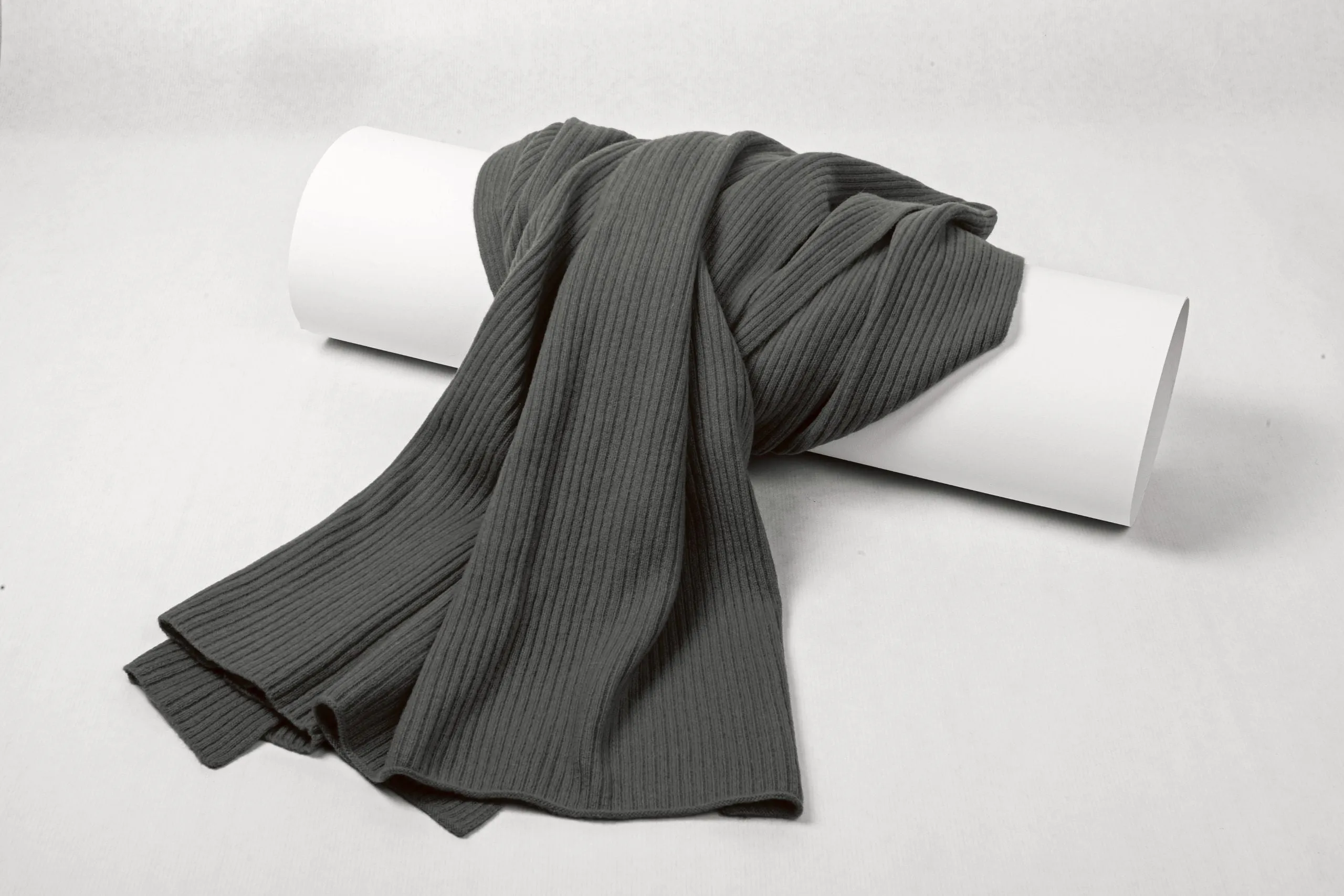 Luxurious Ribbed Cashmere Scarf