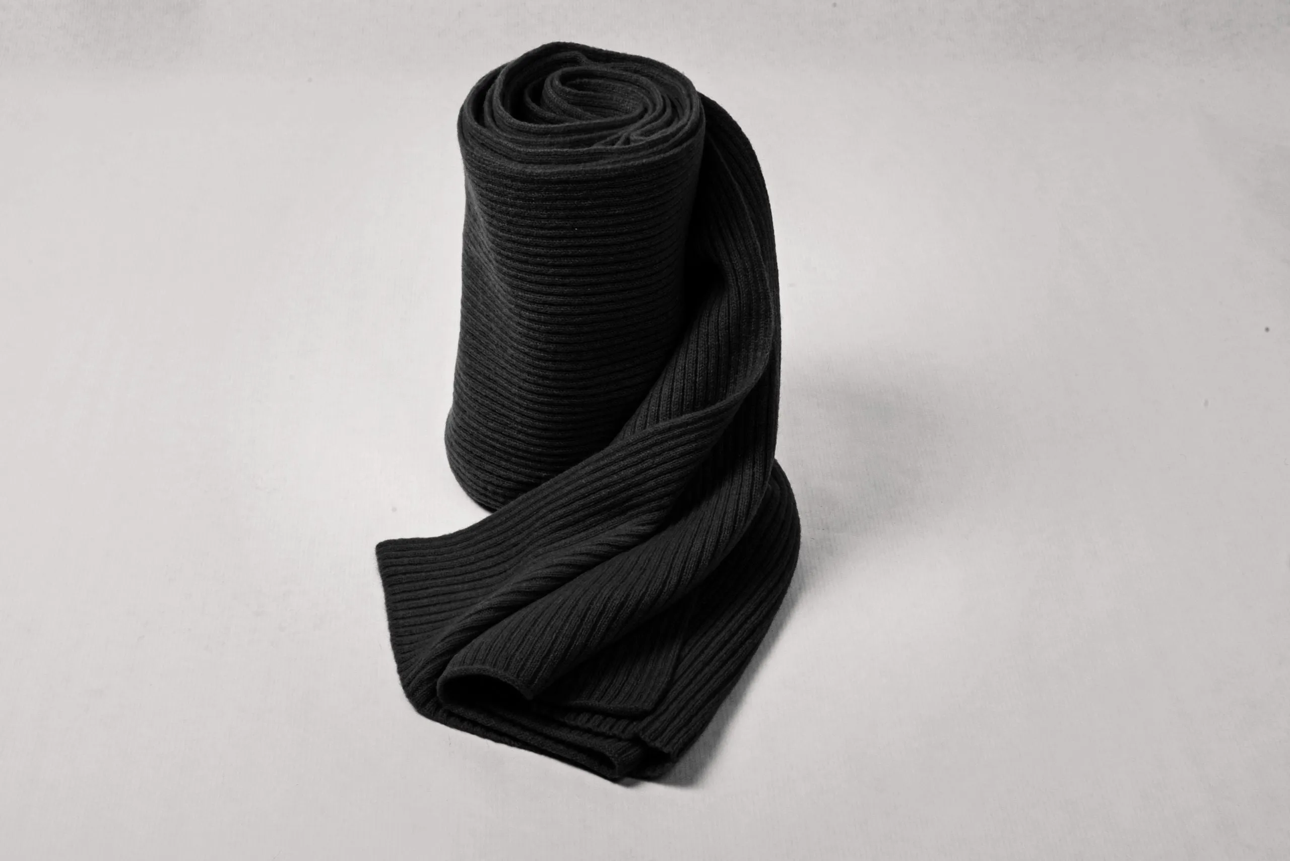 Luxurious Ribbed Cashmere Scarf