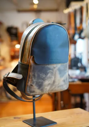 Mini Venture Backpack (Flat Black   Hillybilly Sepia)