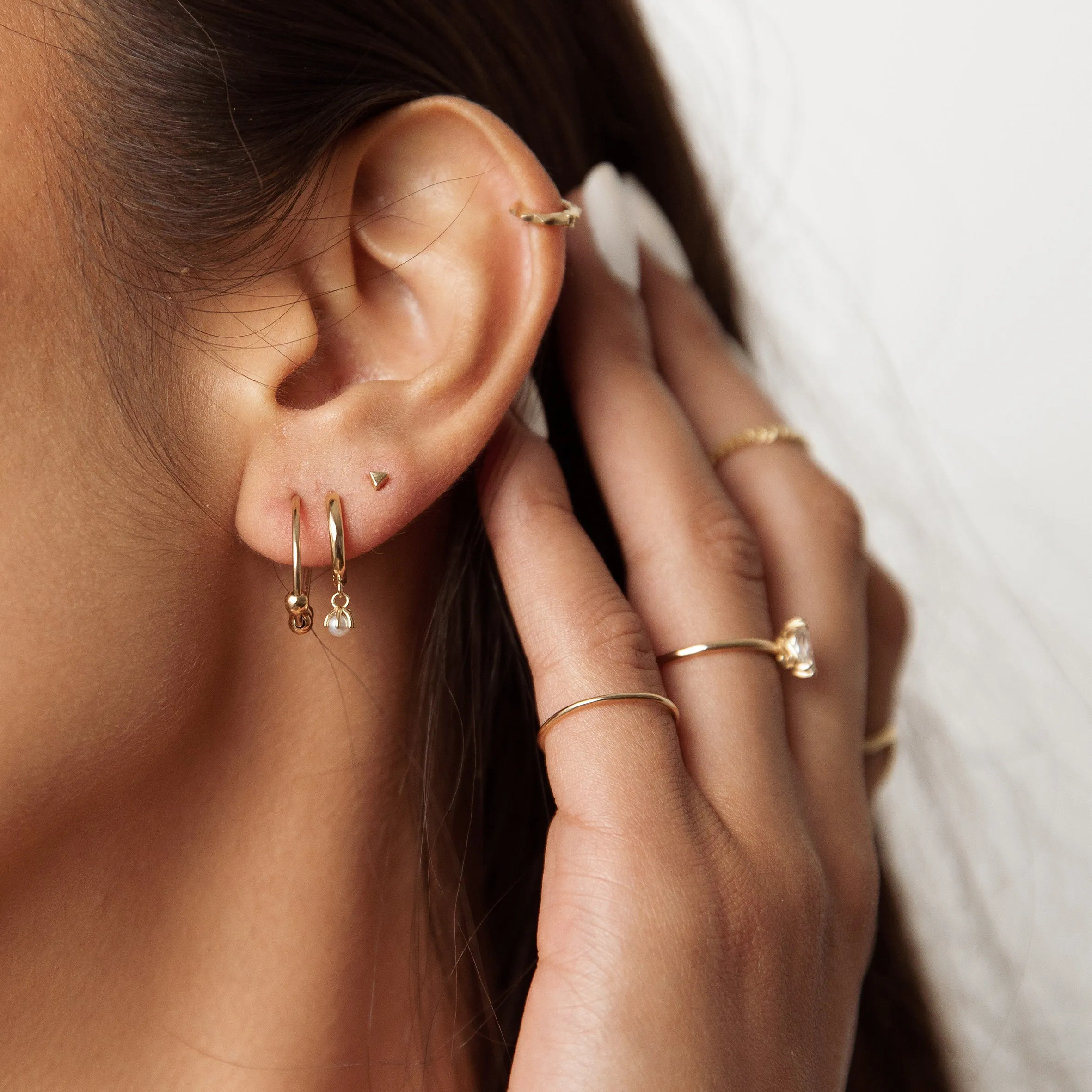 Minimal triangle Piercing (single) - 14K/ 18K Gold