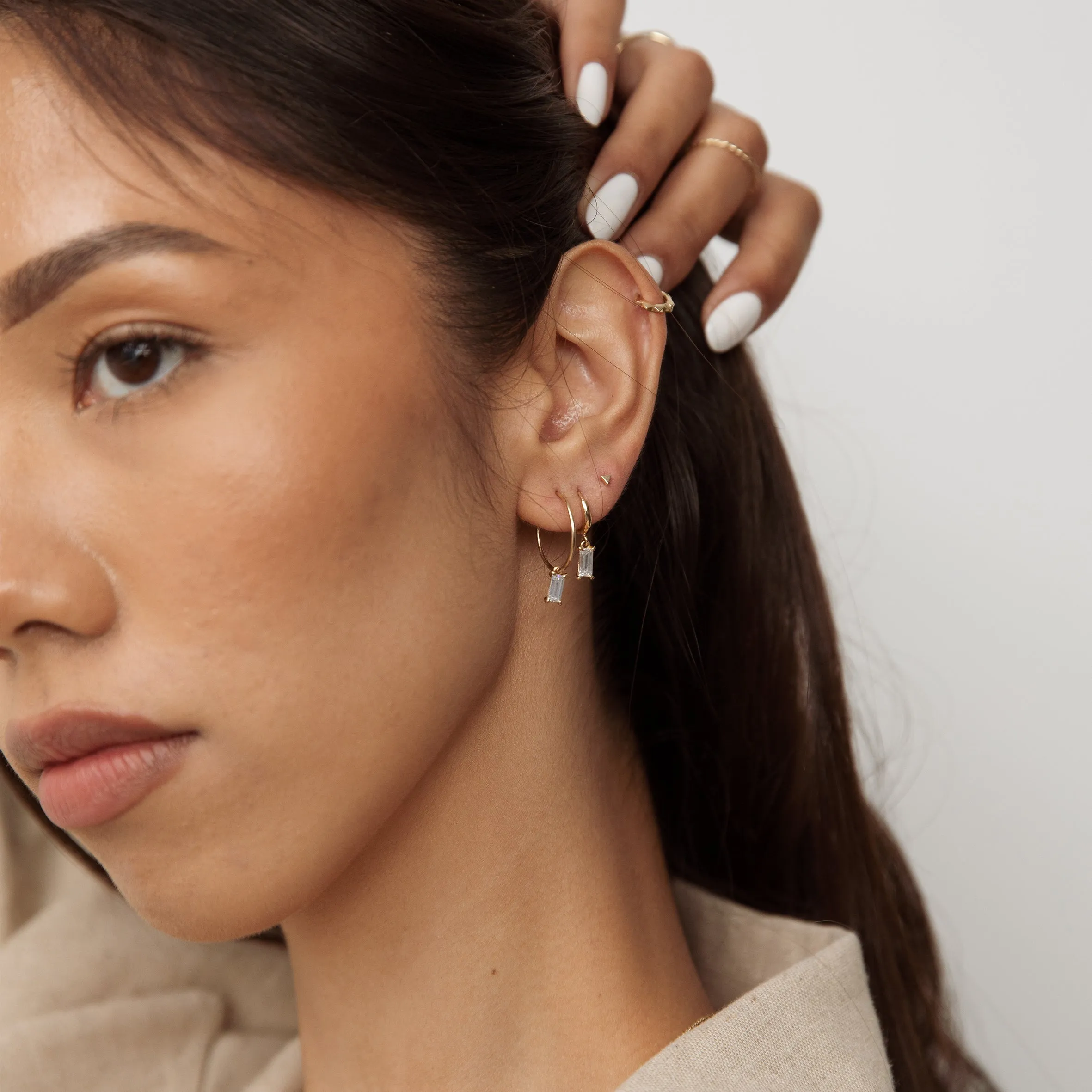 Minimal triangle Piercing (single) - 14K/ 18K Gold