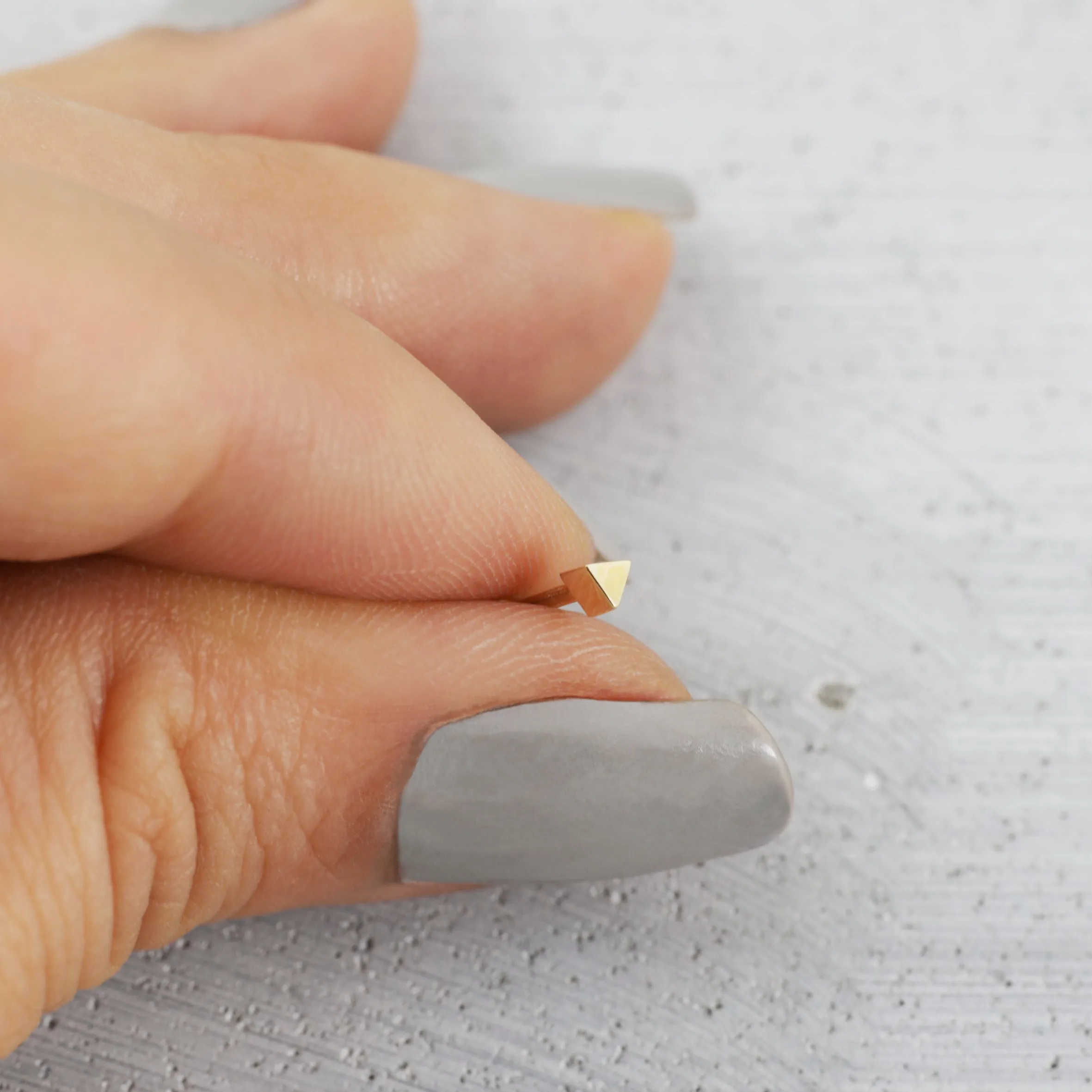 Minimal triangle Piercing (single) - 14K/ 18K Gold