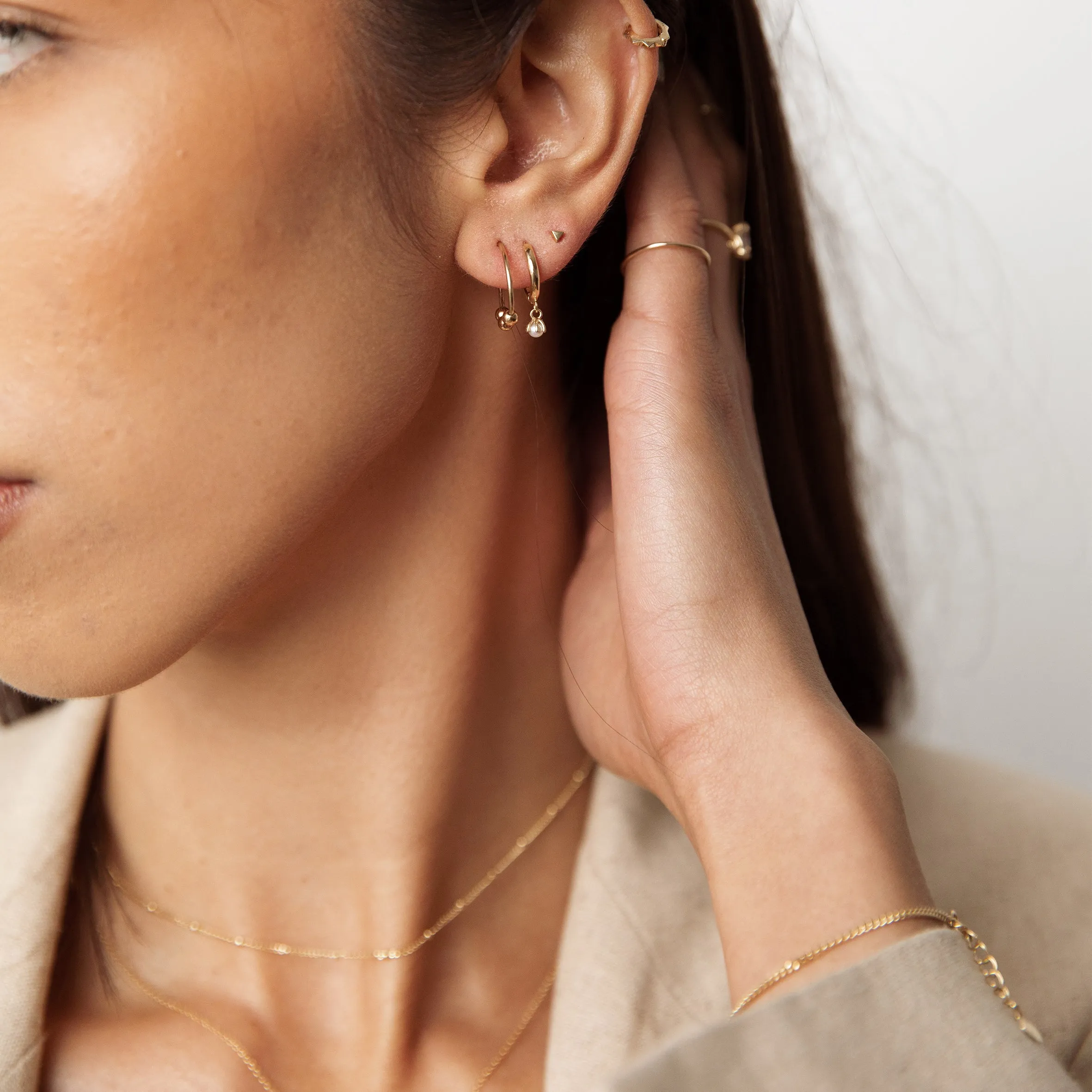 Minimal triangle Piercing (single) - 14K/ 18K Gold
