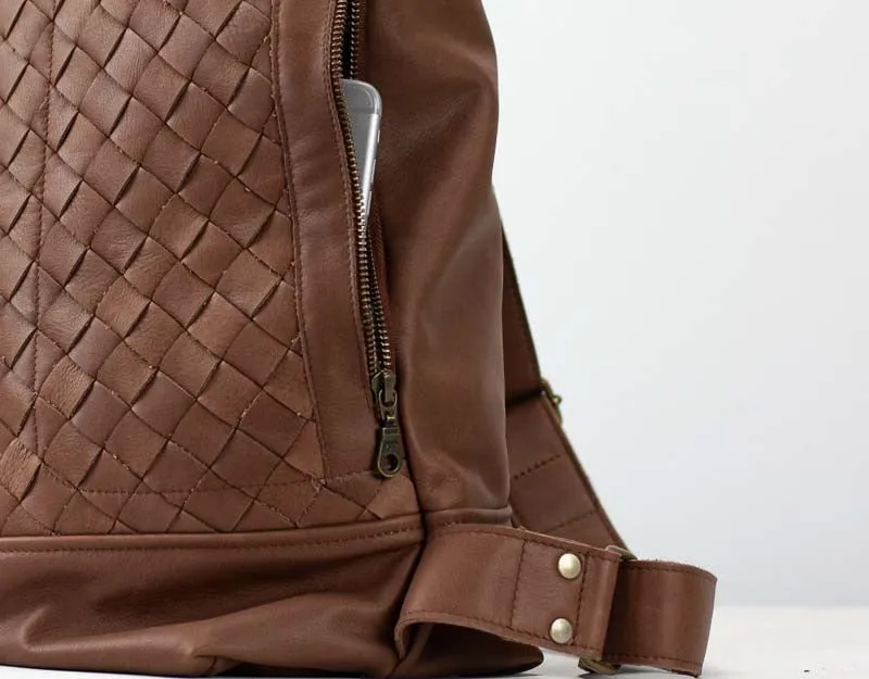 Minos backpack - Chocolate brown hand woven leather