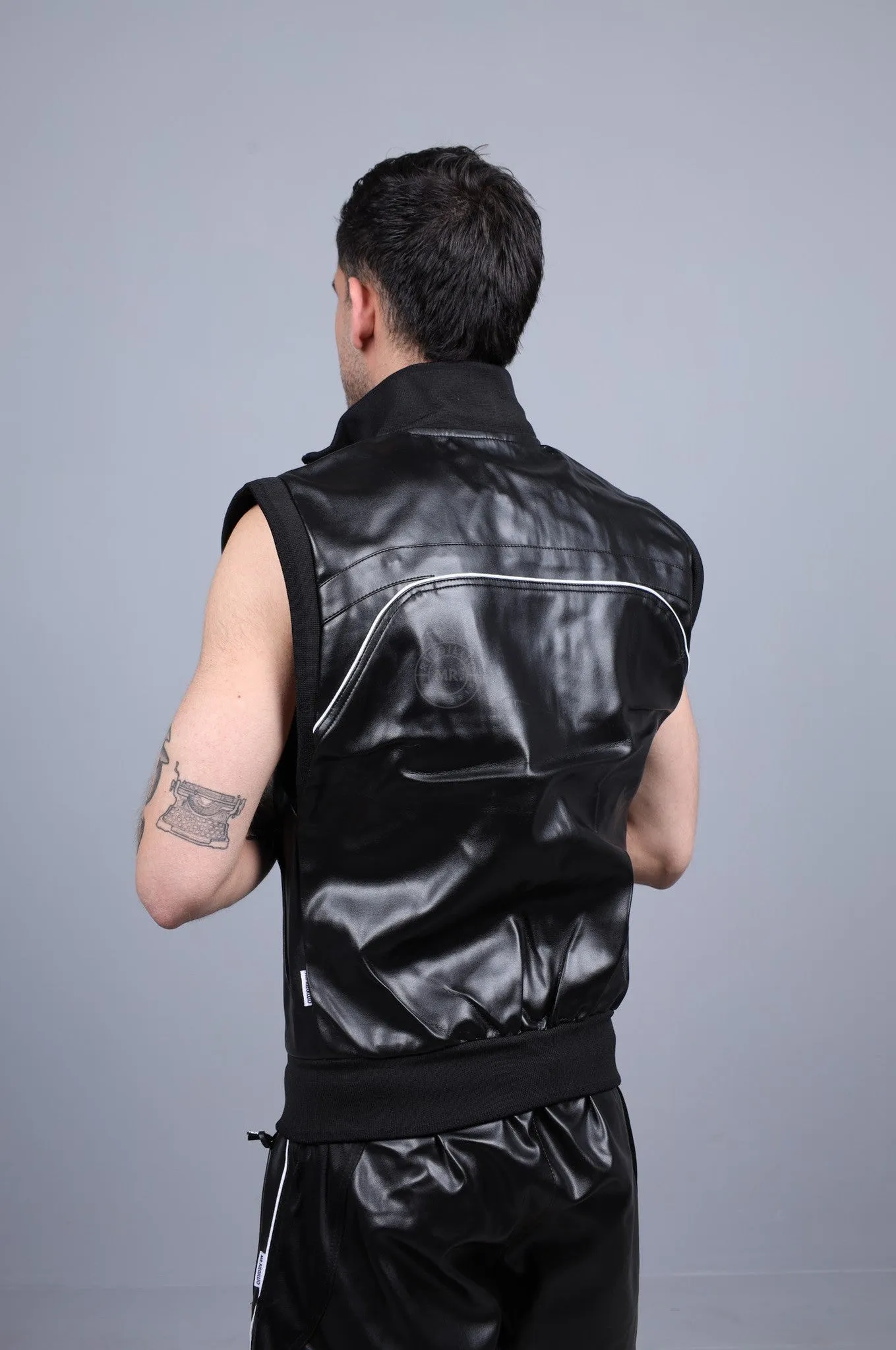 MR. 24 Tracksuit Sleeveless Jacket - Black
