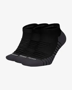 Nike Everyday Max Cushioned Training No-Show Socks (3 Pairs)