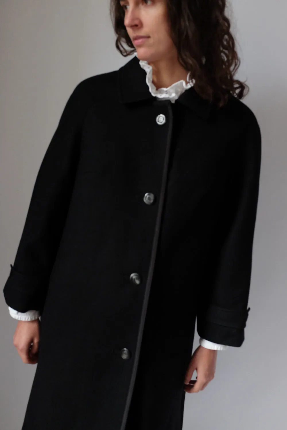 PURE WOOL BLACK MINIMAL COAT